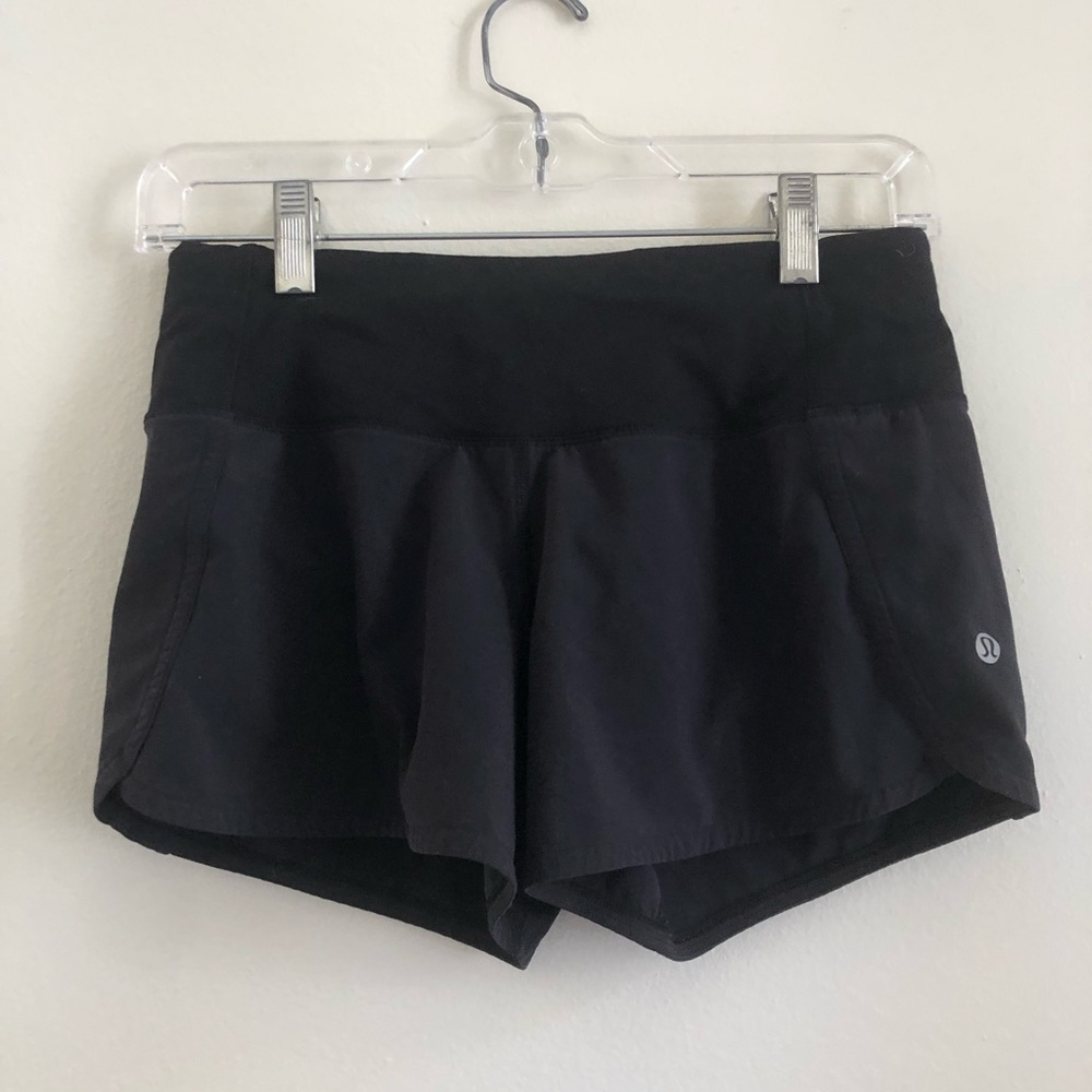 black lululemon shorts